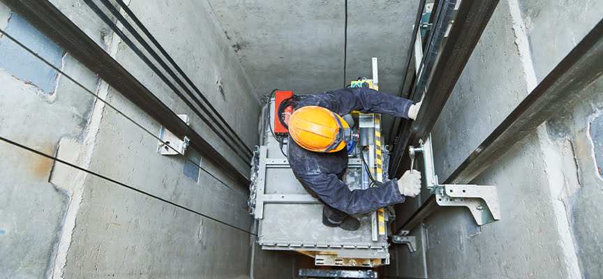 How-Elevator-Contractors-Ensure-Smooth-Operations-In-High-Rise-Buildings